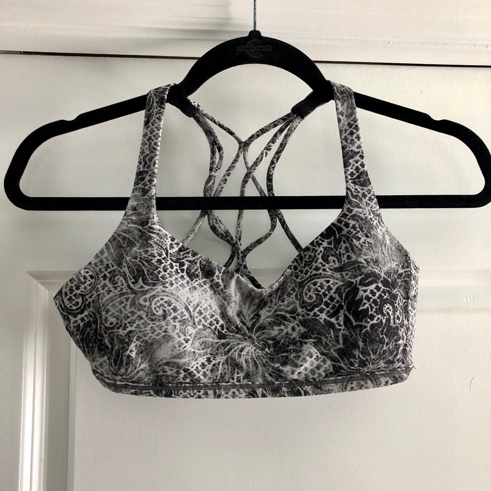 Lululemon sports bra